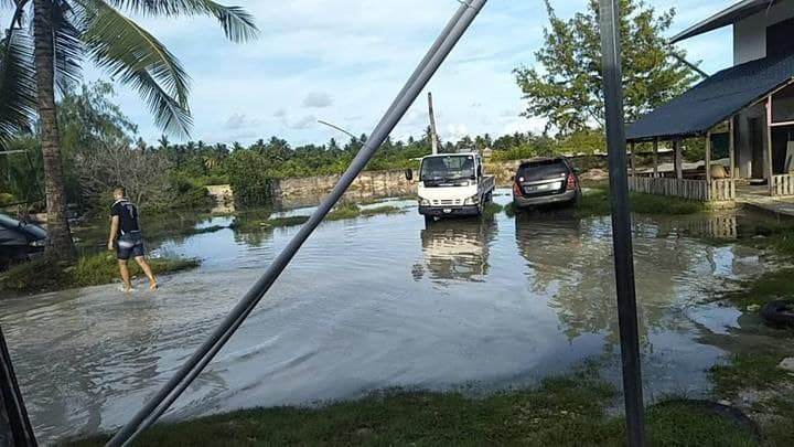 Pemandangan jalan Tarawa
 Pemandangan jalan Tarawa, Jumat 30 Agustus 2019 – Jubi/Pelenise Alofa, KiriCAN