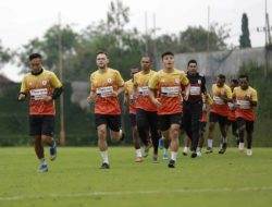 Laga versus PSM Makassar penentuan asa Mutiara Hitam