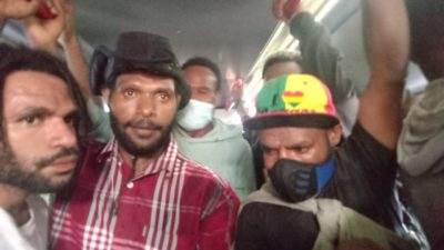 6 pendemo dan 4 polisi terluka dalam bentrok demo tolak pemekaran Papua
