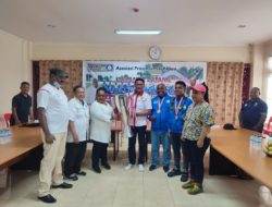 Galanita Persitoli serahkan Piala Pertiwi kepada Asprov PSSI Papua