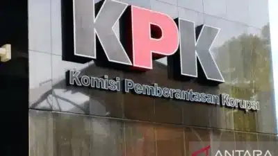 Bupati Eltinus Omaleng Ditangkap KPK di Jayapura Papua