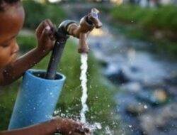 Bupati Kaimana, Soal Air Bersih bagi Warga bukan Masalah Besar