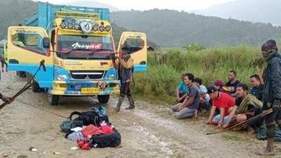 Kelompok TPNPB Pimpinan Gobai Cegat Mobil Truck di Jalan Trans Kabupaten Nabire dan Kabupaten Ilaga Papua