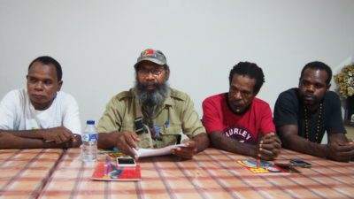 Kisah Filep Karma Bersama Empat Mantan Tahanan Politik Papua