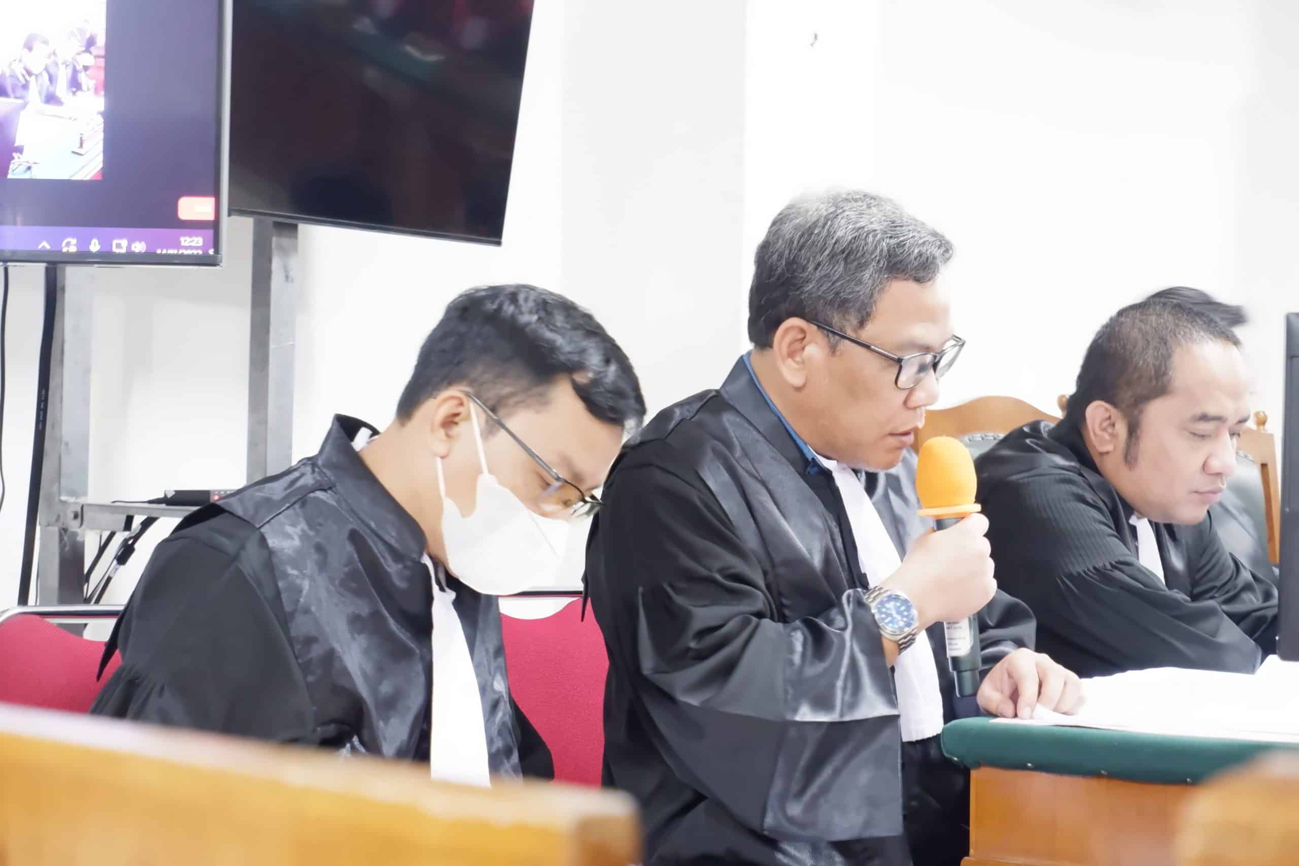 Jaksa Tim Jaksa Penuntut Umum saat membacakan tuntututan Pelanggaran HAM Berat Paniai Berdarah di PN Makassar 2