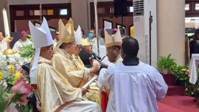 Ditahbiskan sebagai Uskup Jayapura, Mgr Yanuarius You: Dengan Bantuan Allah, Saya Bersedia