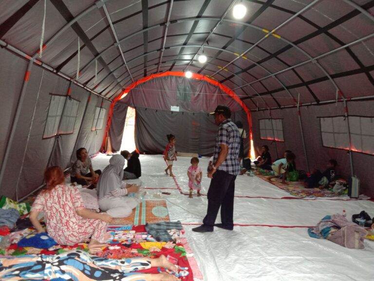 Tenda Ramah-Pj-Walkot-Jayapura-di-posko-induk-768x576