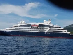 Kapal Pesiar Kunjungi Teluk Triton Kabupaten Kaimana