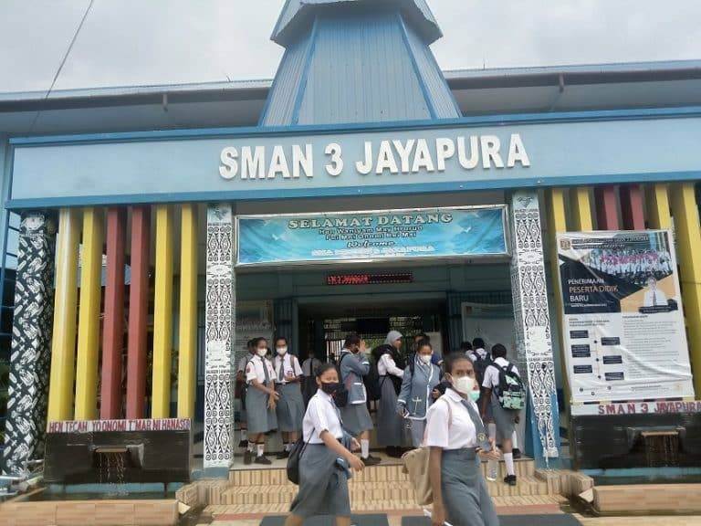 Guru 20230429-SMA-3-Jayapura